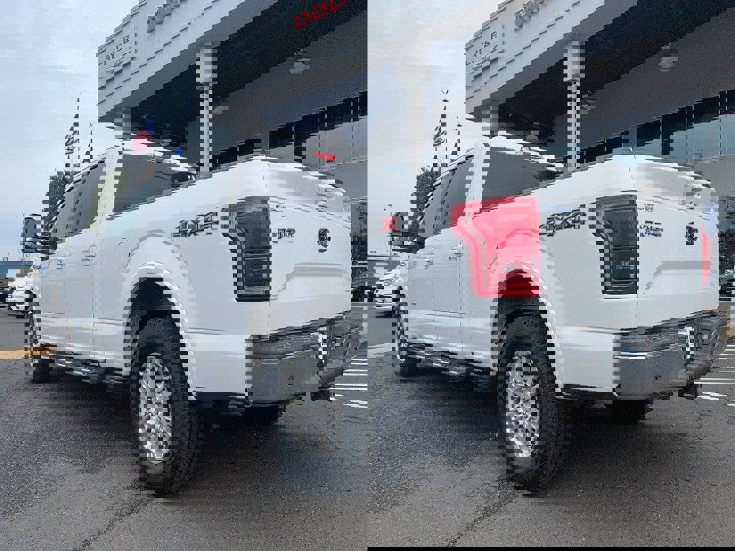 Used 2016 Ford F150 Lariat w/ Equipment Group 501A Mid image 8