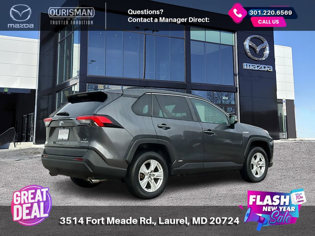 Used 2020 Toyota RAV4 LE image 2