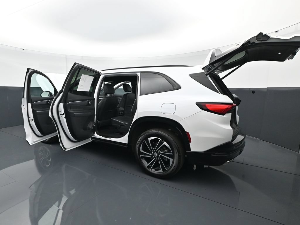Used 2025 Buick Enclave Sport Touring w/ Power Package AWD/4WD image 41