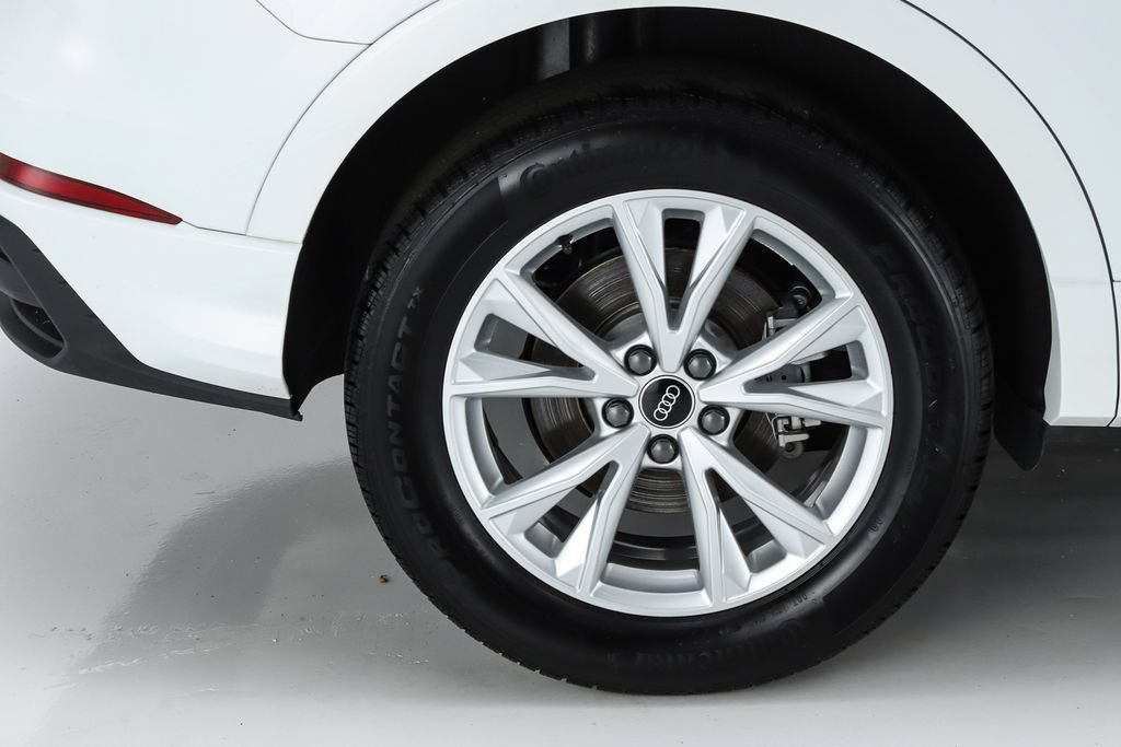 Used 2025 Audi Q3 2.0T Premium Plus w/ Premium Plus Package AWD/4WD image 17