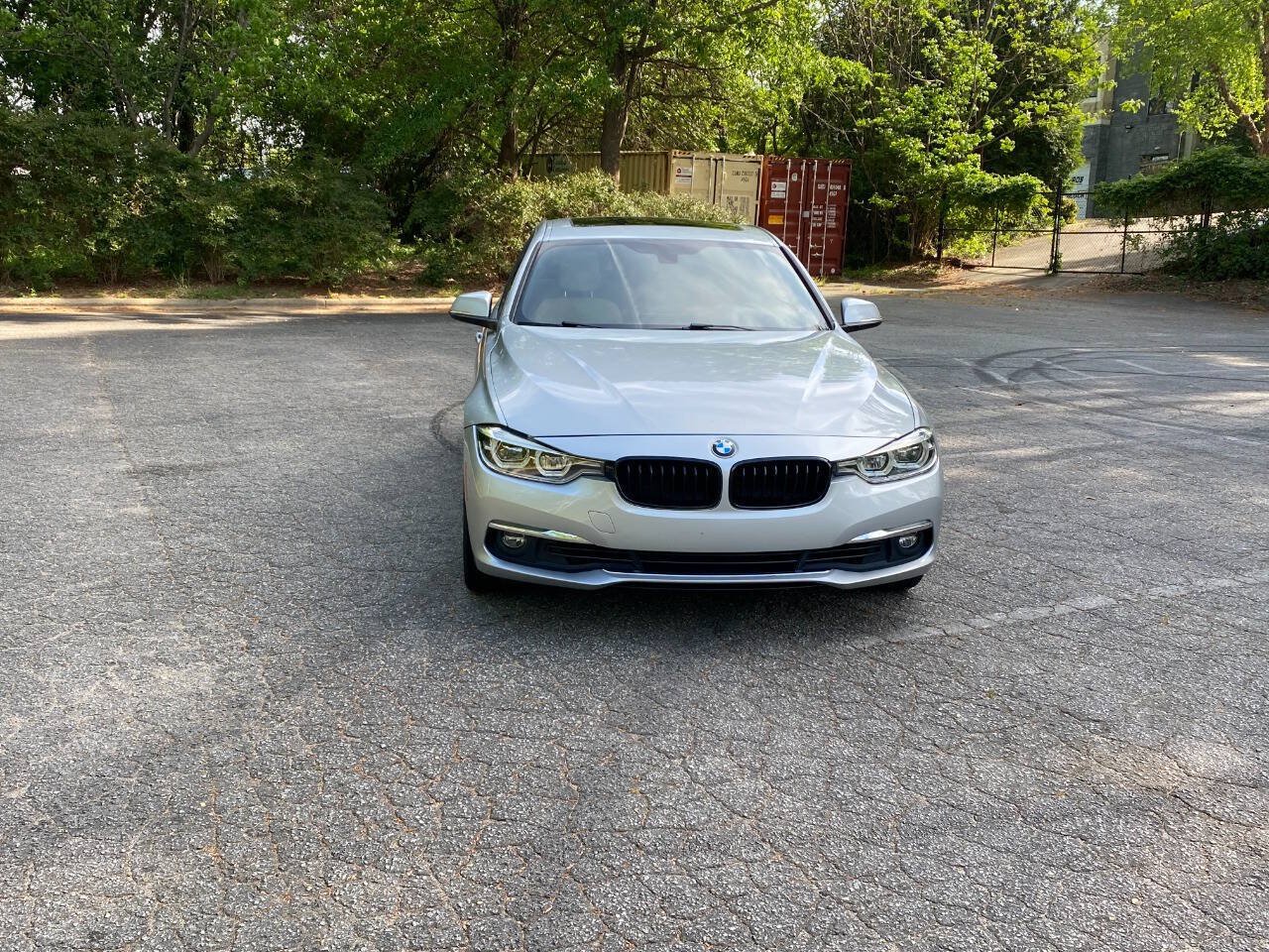 Used 2018 BMW 330i xDrive Sedan AWD/4WD image 2