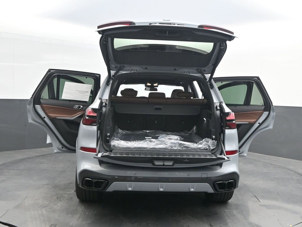 New 2026 BMW X5 M60i w/ Executive Package image 53