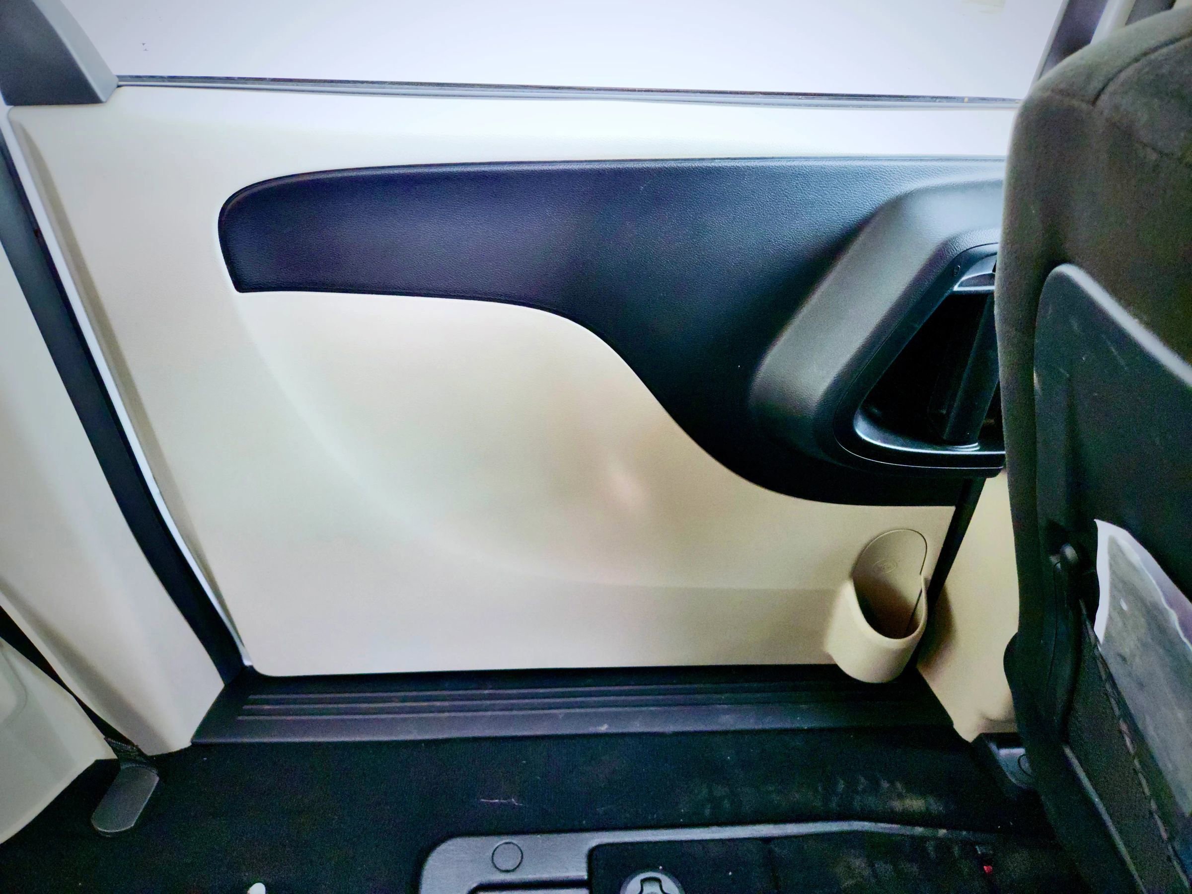 Used 2015 Dodge Grand Caravan SE w/ Quick Order Package 29E SE image 48