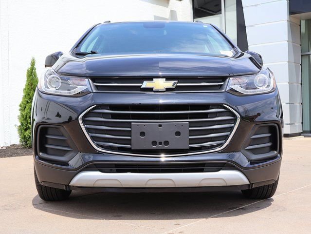 Used 2020 Chevrolet Trax LT w/ LT Convenience Package FWD image 3