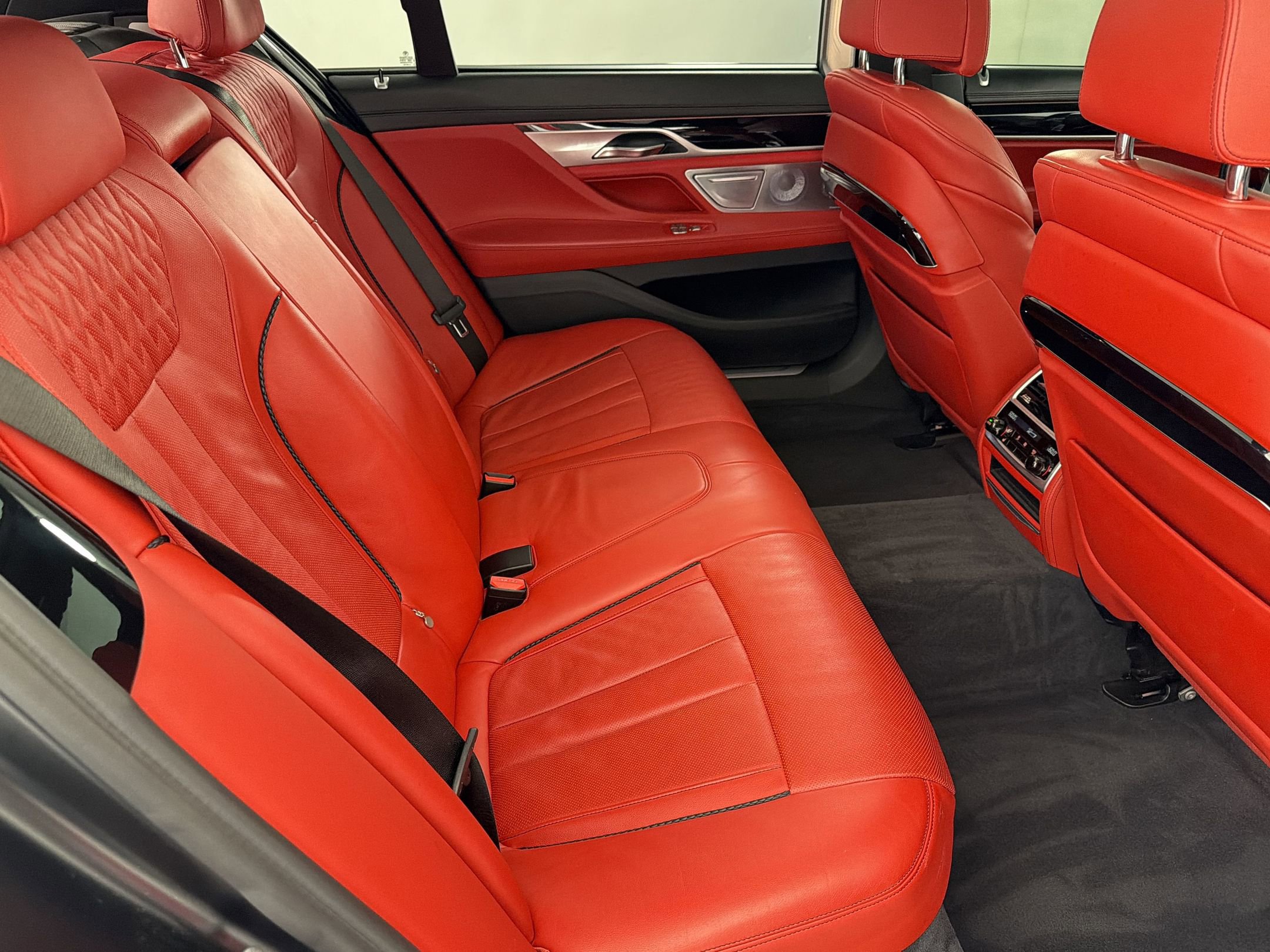 Used 2017 BMW 750i RWD image 33