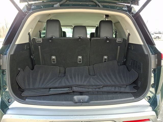 Used 2025 Nissan Pathfinder SL AWD/4WD image 30