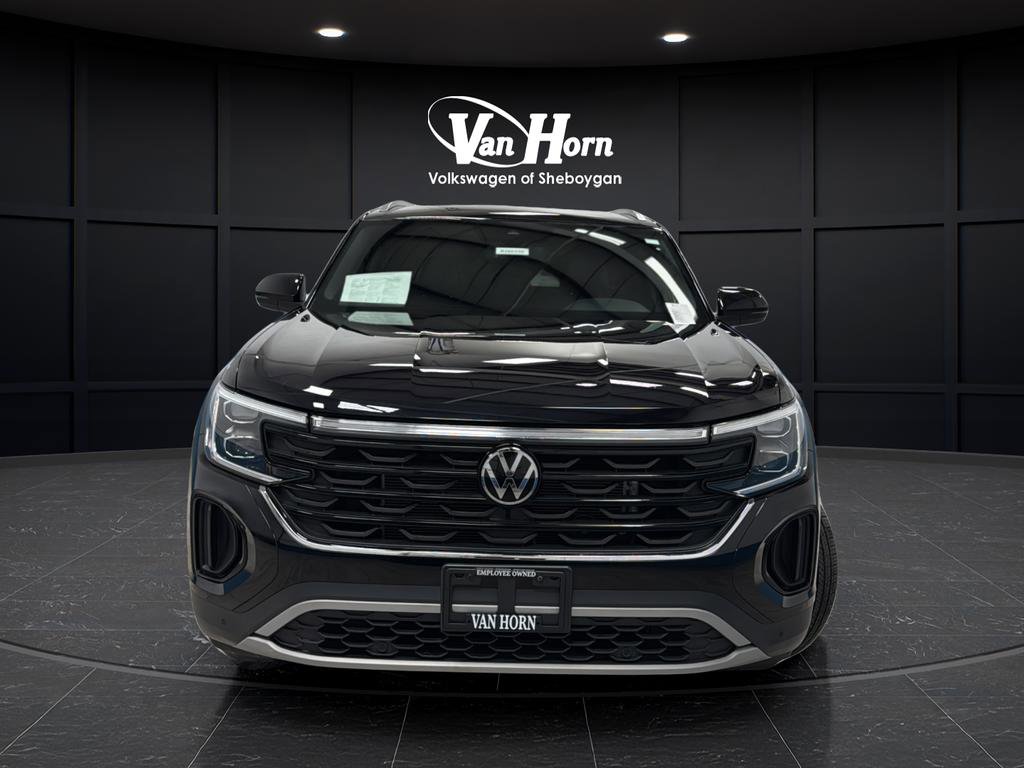 Used 2024 Volkswagen Atlas Cross Sport SE AWD/4WD image 2