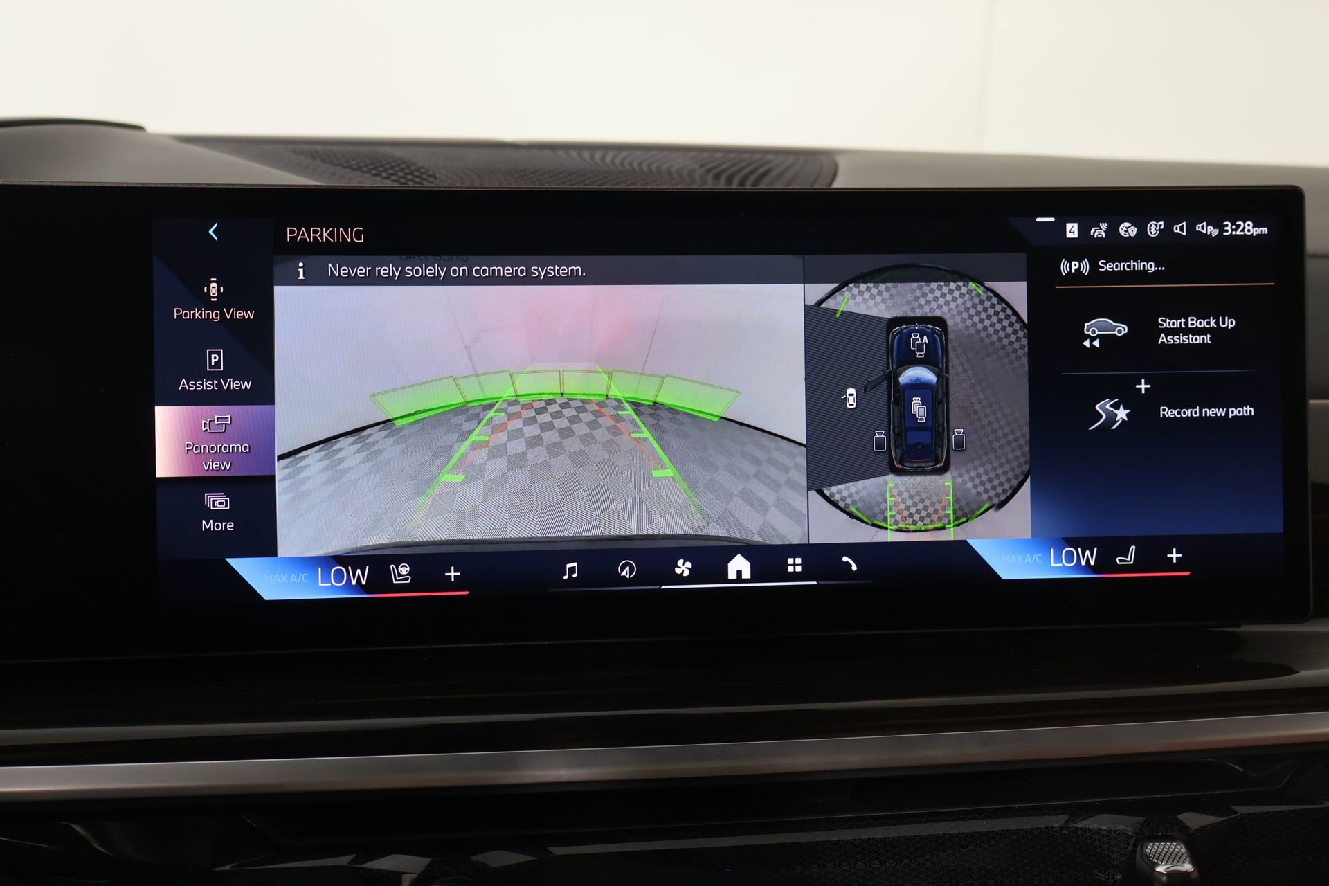 Used 2024 BMW X7 xDrive40i w/ M Sport Package AWD/4WD image 6