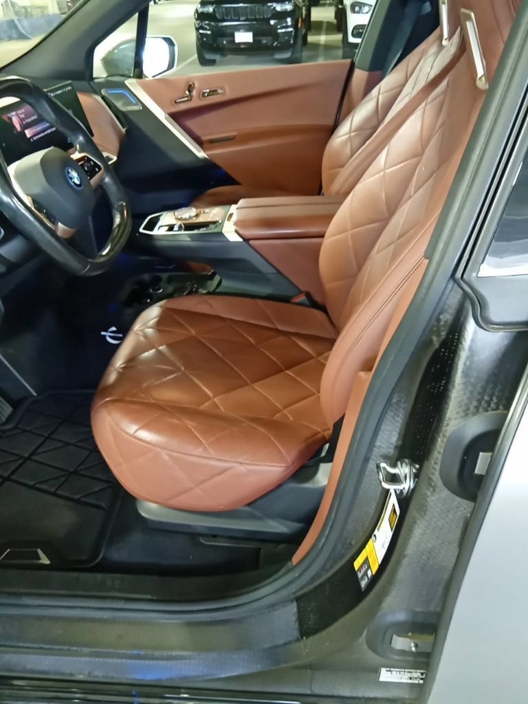 Certified 2023 BMW iX M60 w/ Executive Package AWD/4WD image 9