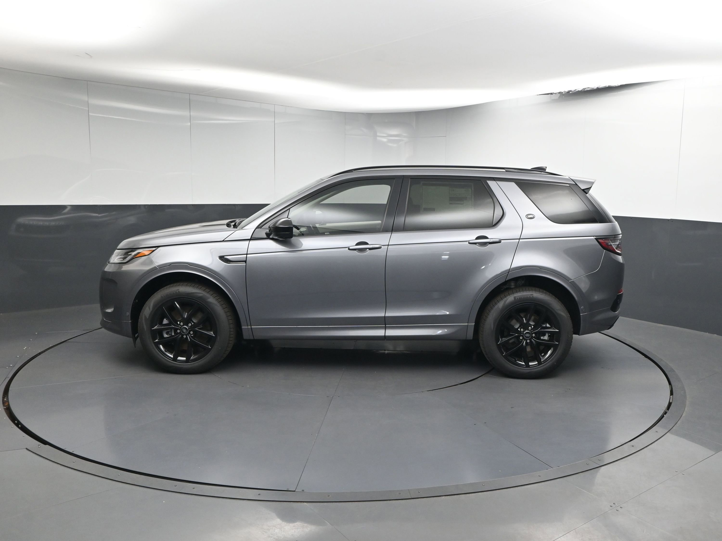 New 2025 Land Rover Discovery Sport S image 2