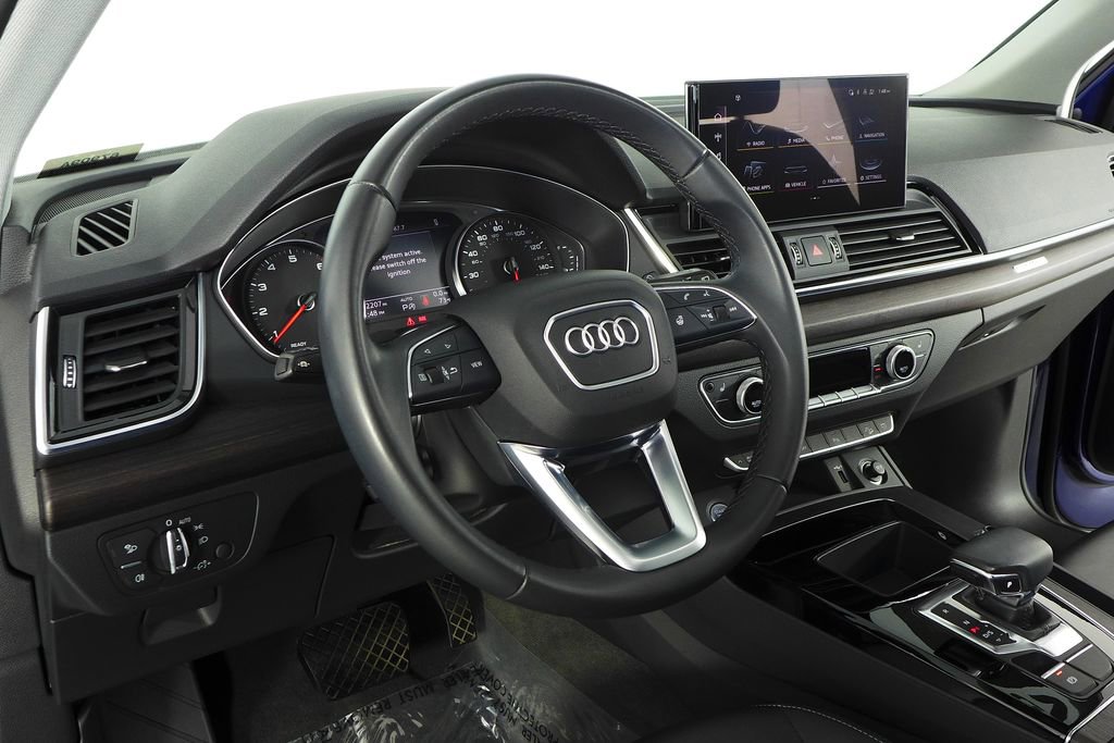 Used 2023 Audi Q5 2.0T Premium w/ Convenience Package image 31
