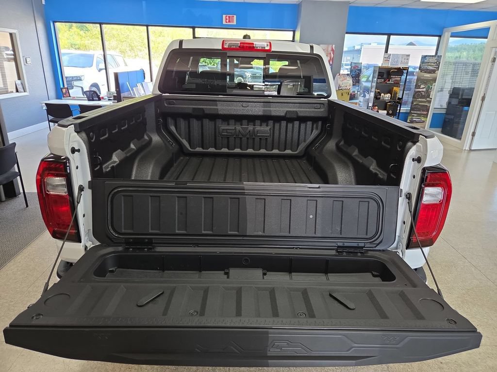 New 2026 GMC Canyon Denali w/ LPO, Black Badging Package AWD/4WD image 23