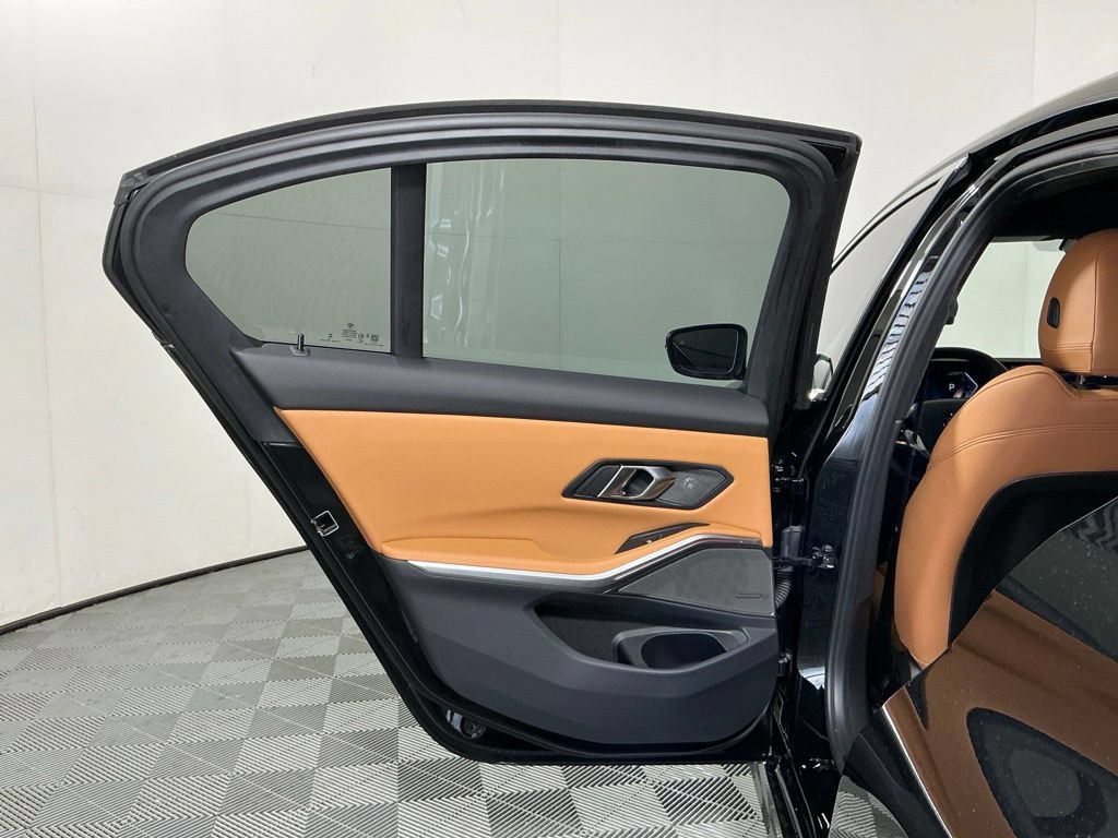 Used 2026 BMW 330i Sedan w/ Premium Package RWD image 25