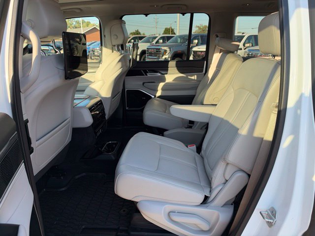 Used 2024 Jeep Wagoneer Series III w/ Premium Group I AWD/4WD image 20