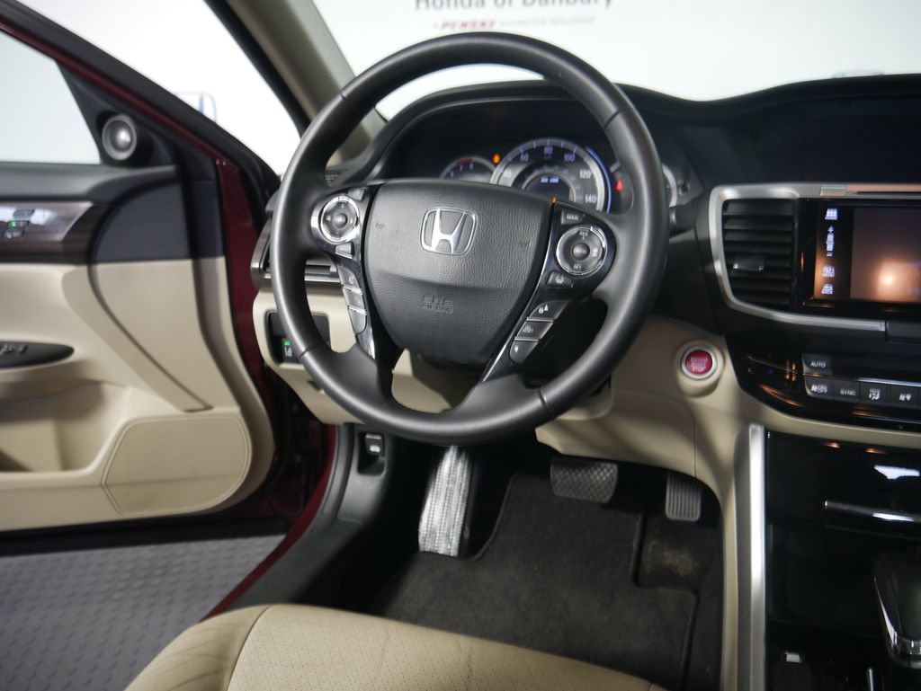 Used 2016 Honda Accord Touring image 16