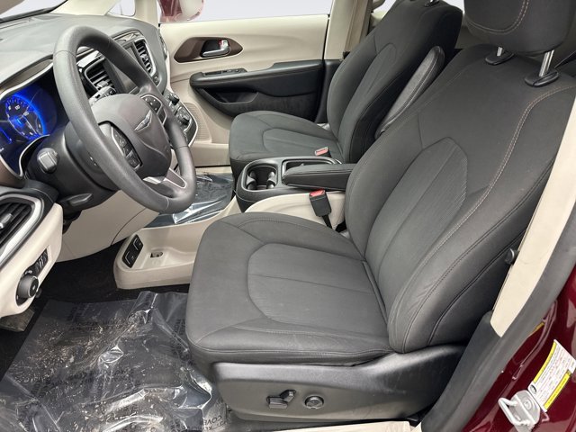 Used 2018 Chrysler Pacifica Touring Plus image 11