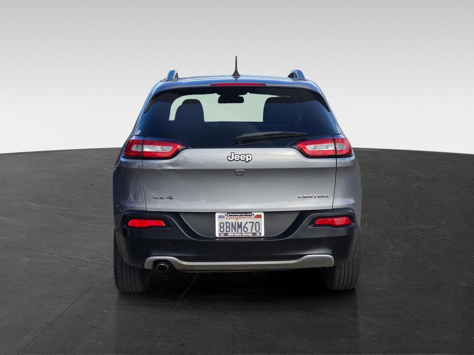 Used 2017 Jeep Cherokee Limited image 5