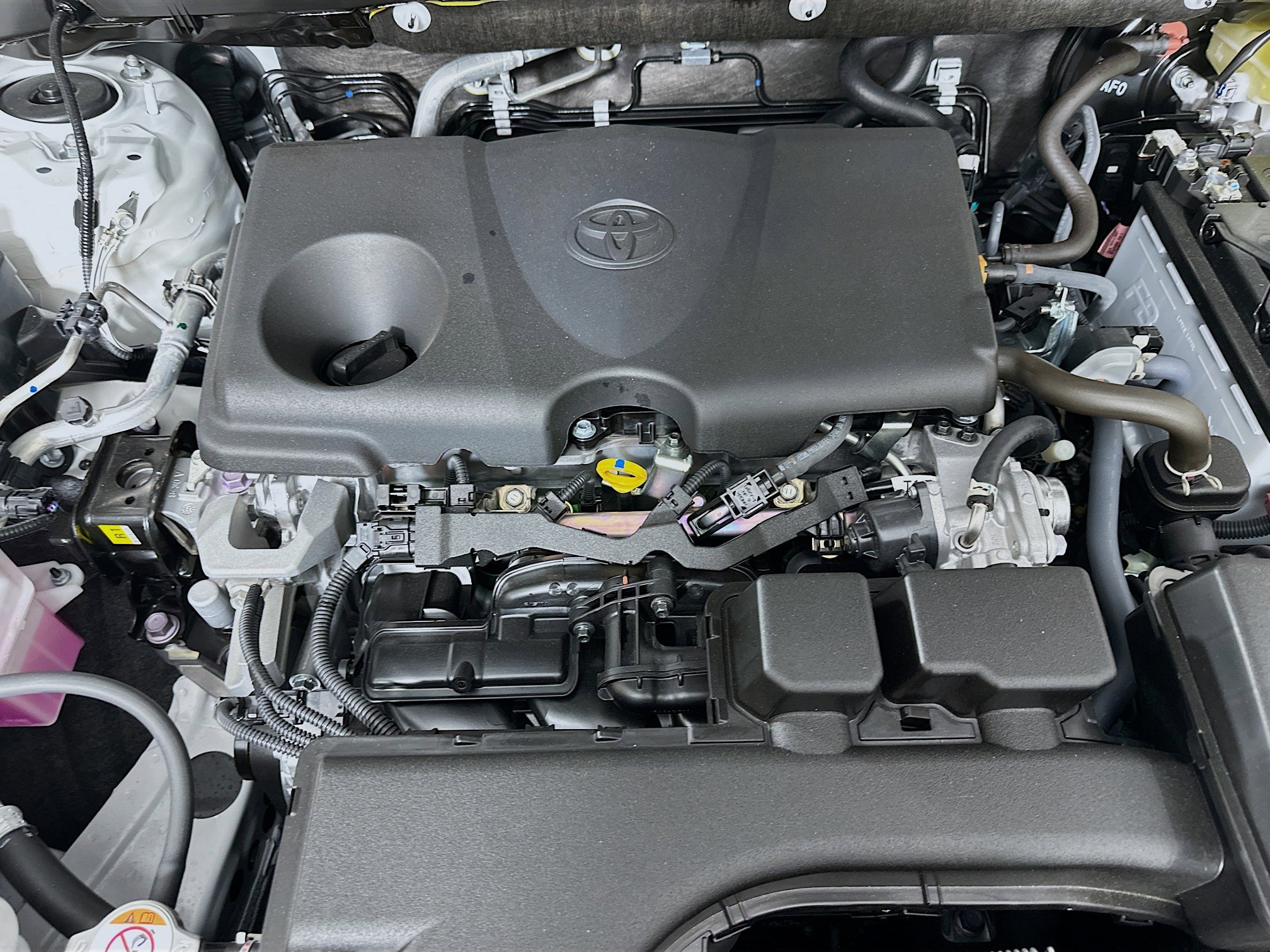 Used 2025 Toyota RAV4 LE FWD image 33