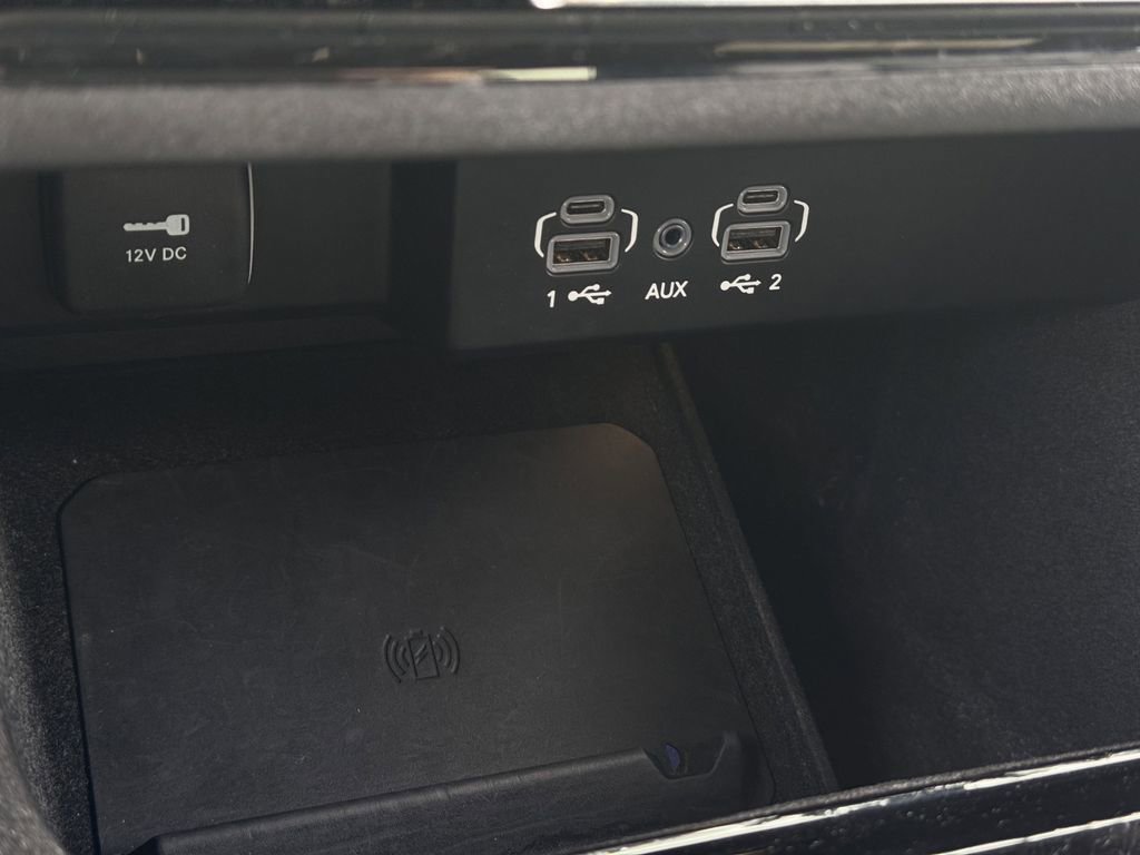 Used 2024 Jeep Wagoneer Series II w/ Flexible Seating Group image 20