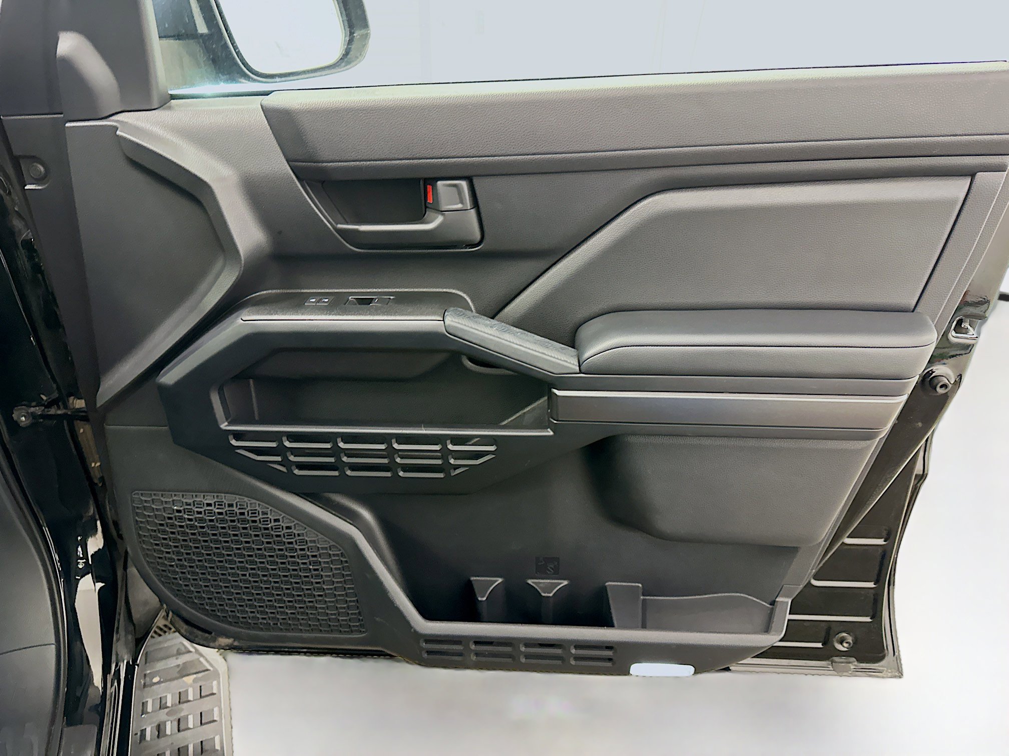 Used 2025 Toyota 4Runner SR5 image 32