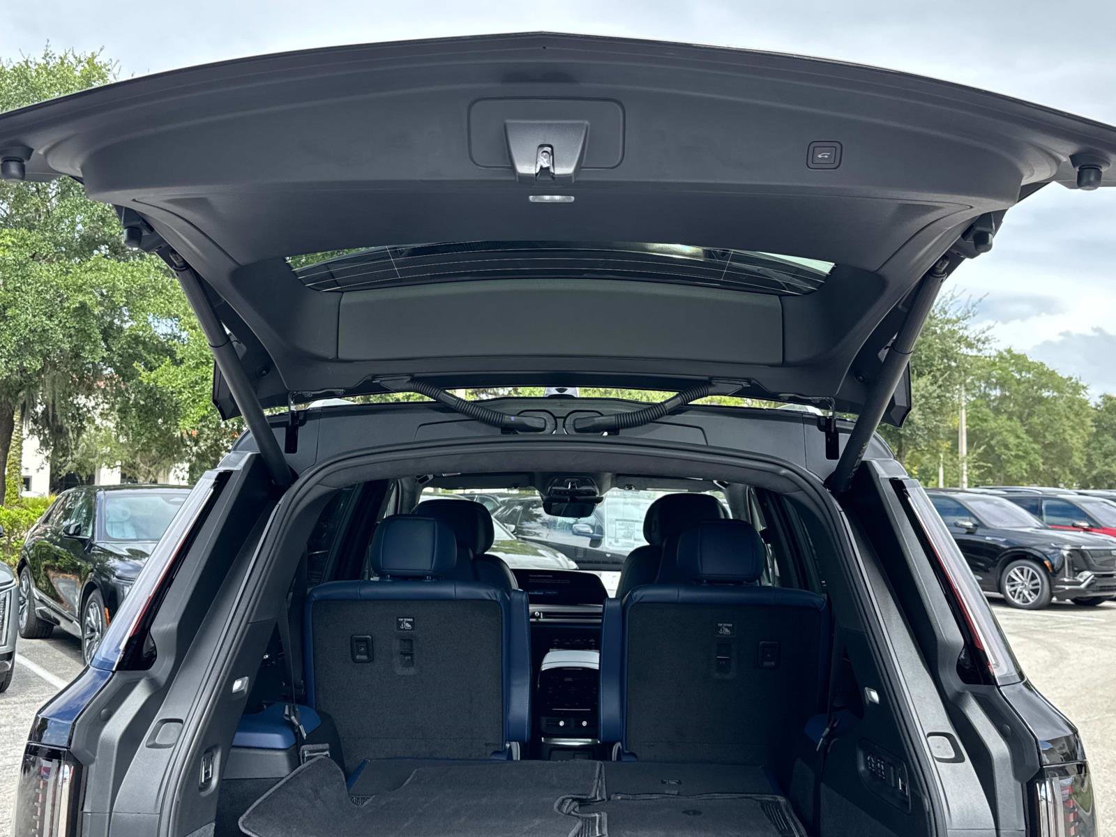 New 2026 Cadillac Vistiq Premium Luxury image 12