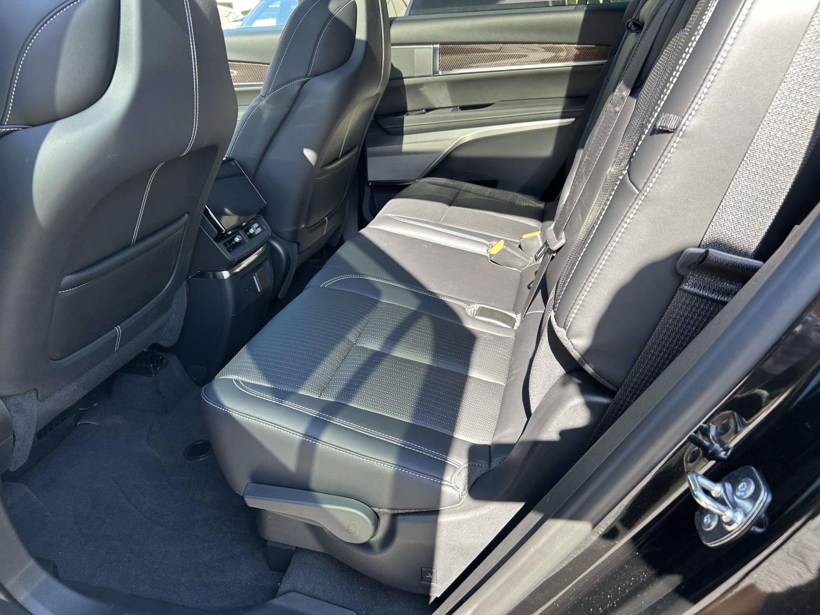 New 2027 Cadillac Vistiq Luxury AWD/4WD image 13