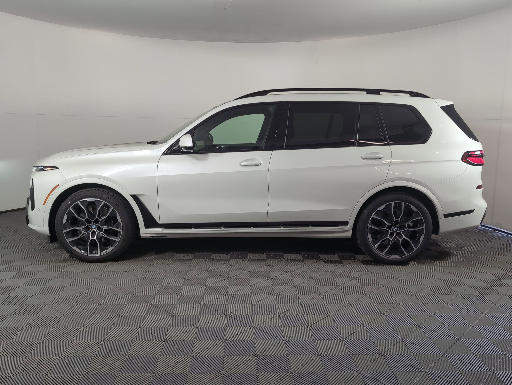 New 2026 BMW X7 xDrive40i w/ M Sport Package video 2
