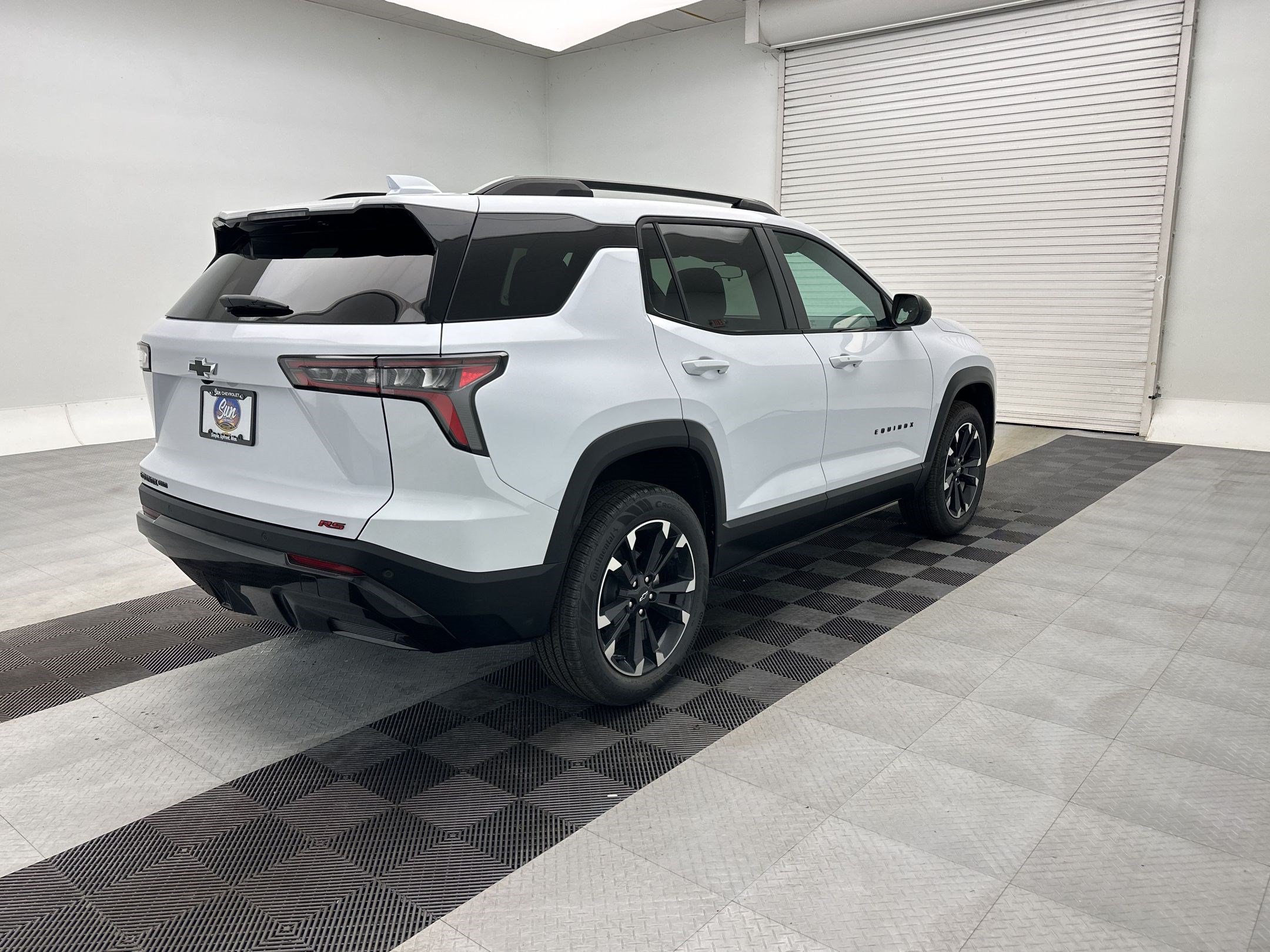 New 2027 Chevrolet Equinox RS w/ LPO, Floor Liner Package AWD/4WD image 9