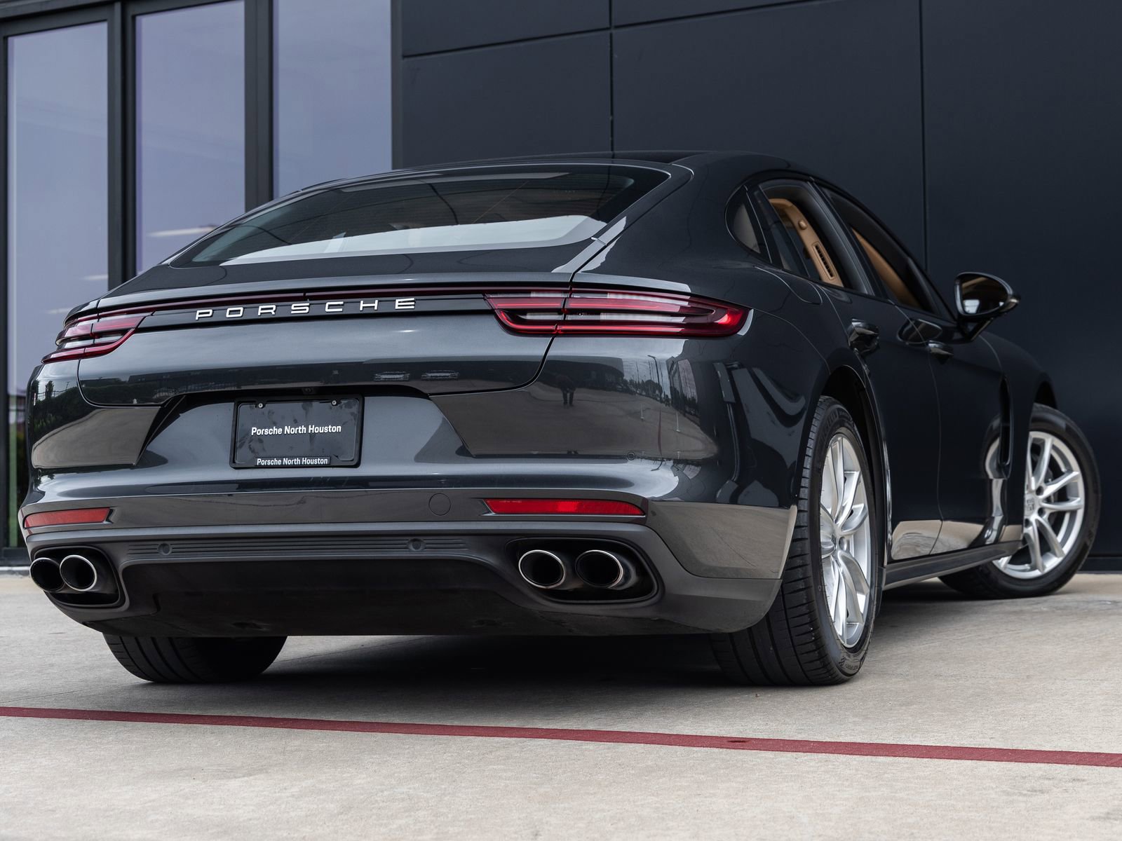 Certified 2018 Porsche Panamera image 11