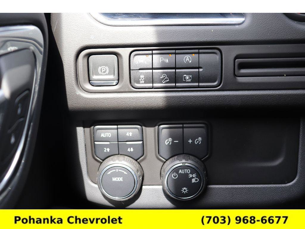 Certified 2024 Chevrolet Suburban Z71 w/ Luxury Package image 11