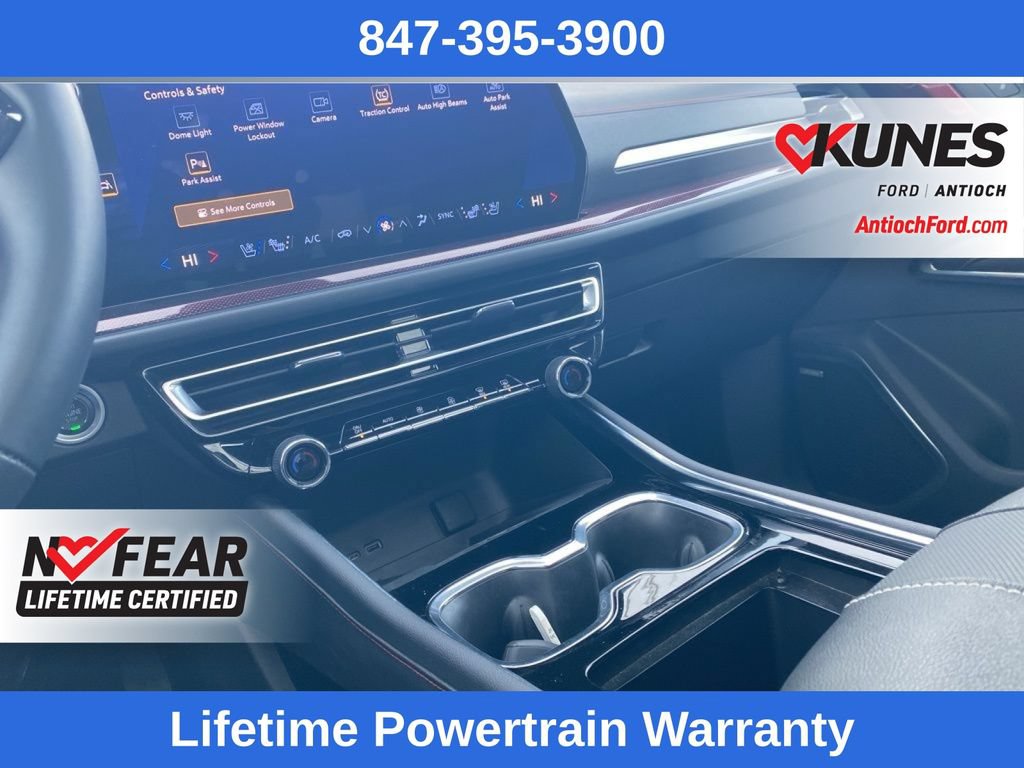 Used 2024 Chevrolet Traverse RS AWD/4WD image 39