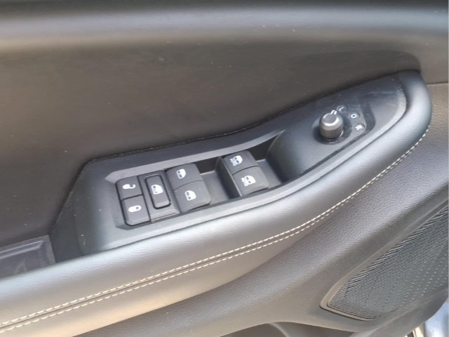 Used 2024 Jeep Grand Cherokee Altitude AWD/4WD image 16
