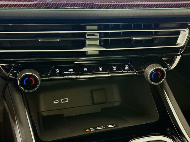 New 2026 Chevrolet Traverse RS w/ LPO, Floor Liner Package image 16