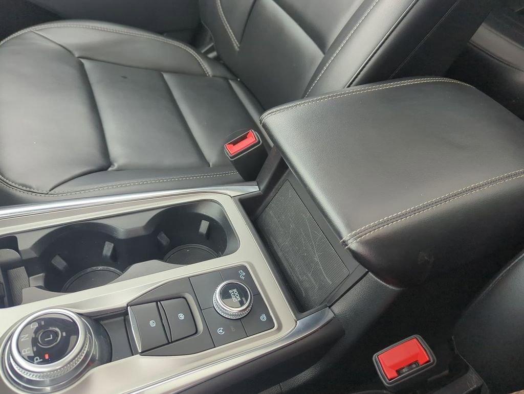 Used 2023 Ford Explorer XLT w/ Equipment Group 202A image 28