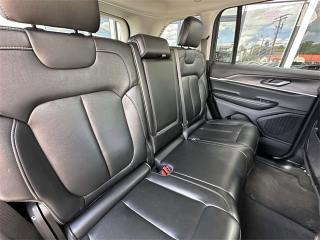 Used 2024 Jeep Grand Cherokee Limited image 37