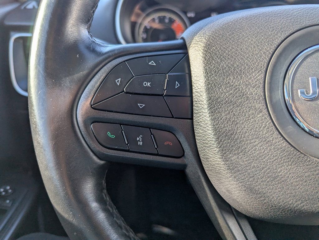 Used 2019 Jeep Cherokee Trailhawk image 25