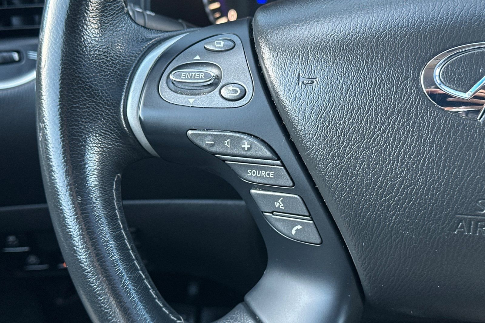 Used 2016 INFINITI QX60 AWD Hybrid image 33