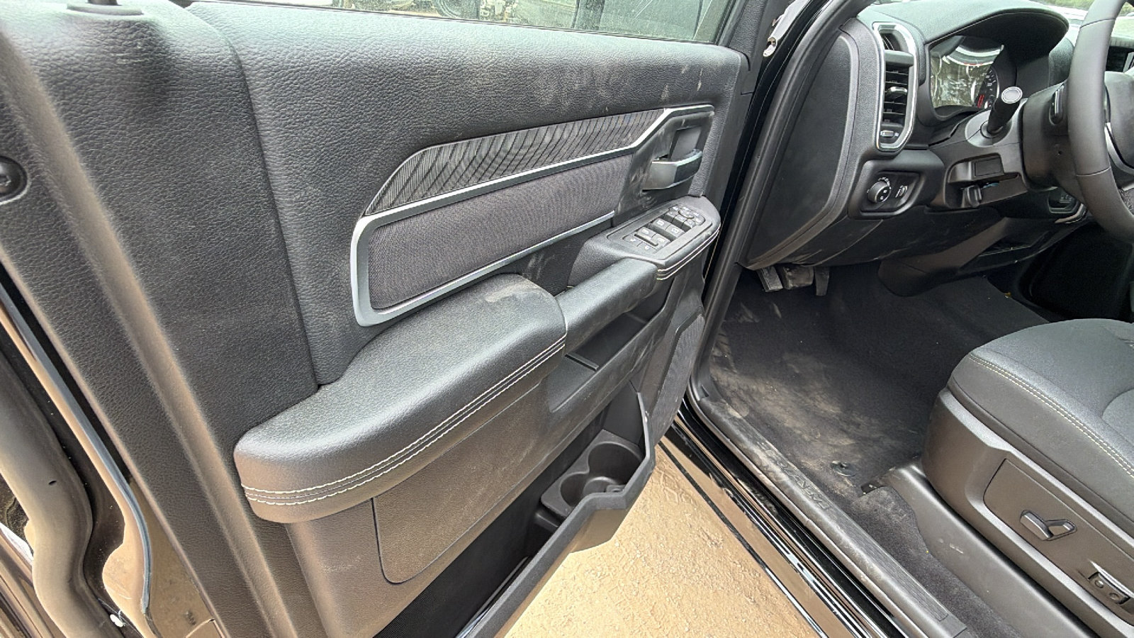 New 2026 RAM 2500 Big Horn AWD/4WD image 14