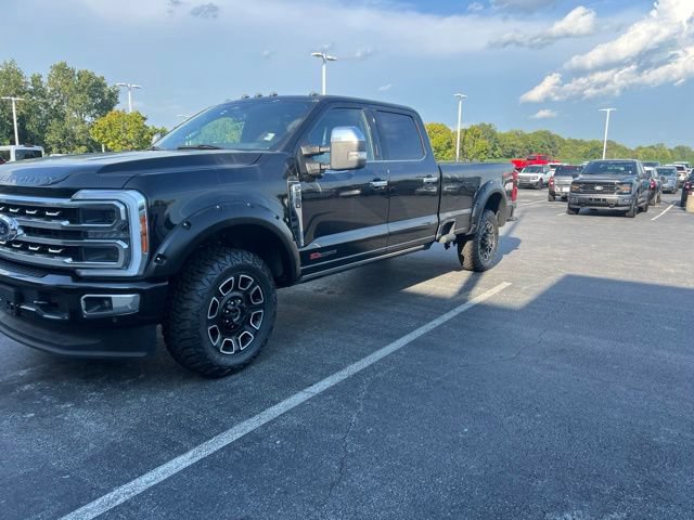Used 2023 Ford F250 Platinum AWD/4WD image 2