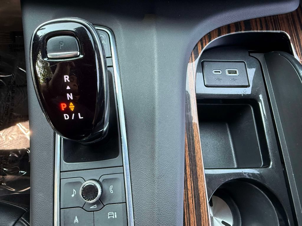 Used 2023 Cadillac Escalade ESV Luxury AWD/4WD image 25