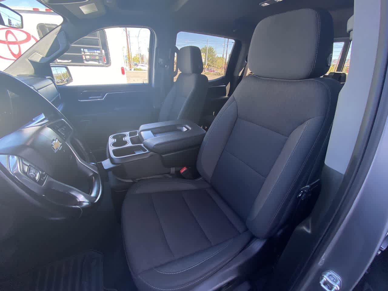 Used 2025 Chevrolet Silverado 1500 LT w/ Z71 Off-Road Package image 11