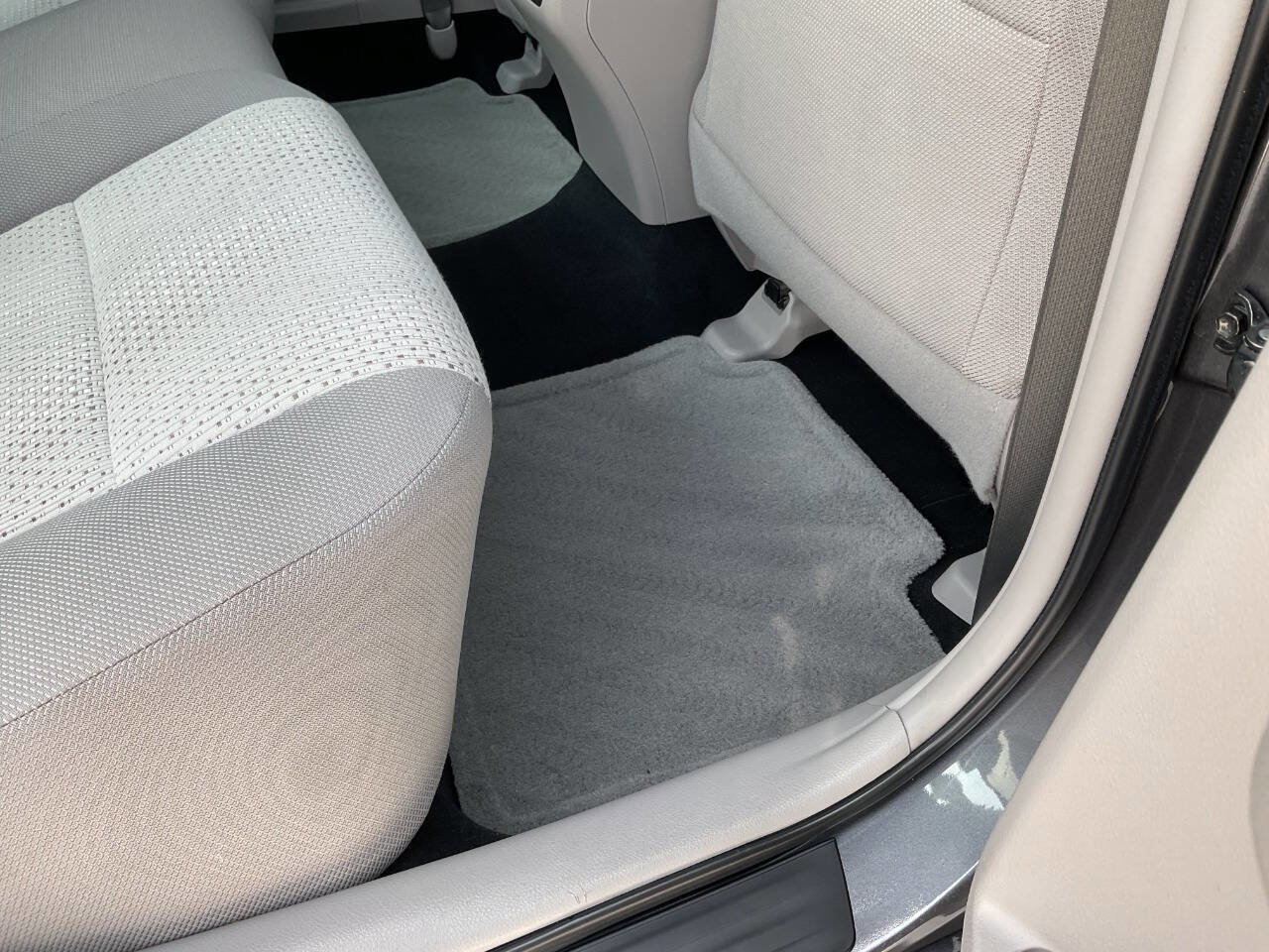 Used 2012 Toyota Camry LE FWD image 36