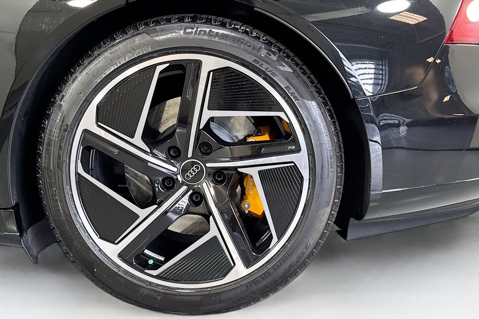 Used 2024 Audi RS e-tron GT w/ Carbon Performance Package image 29