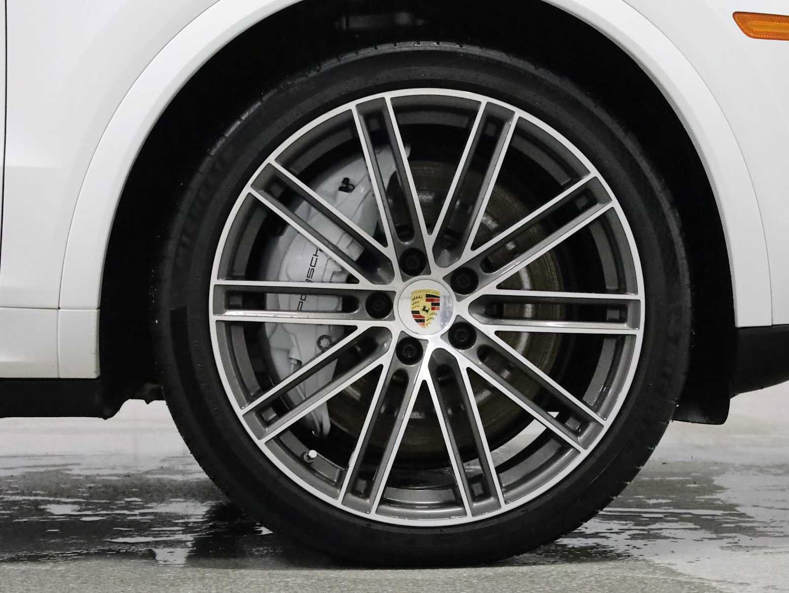 Used 2019 Porsche Cayenne Turbo AWD/4WD image 12
