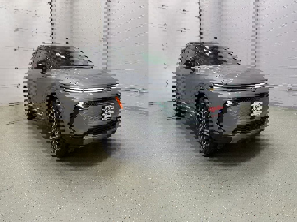 New 2026 Chevrolet Equinox EV LT w/ Convenience Package II image 2