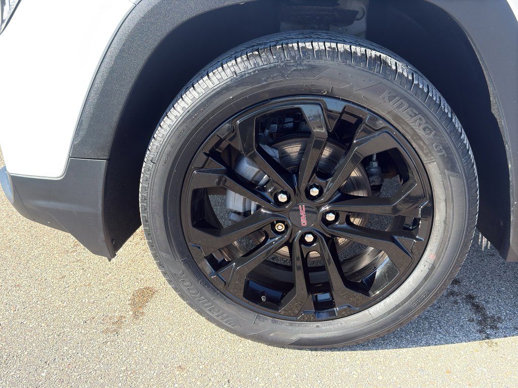 Certified 2022 GMC Terrain SLT w/ Tech Package image 9