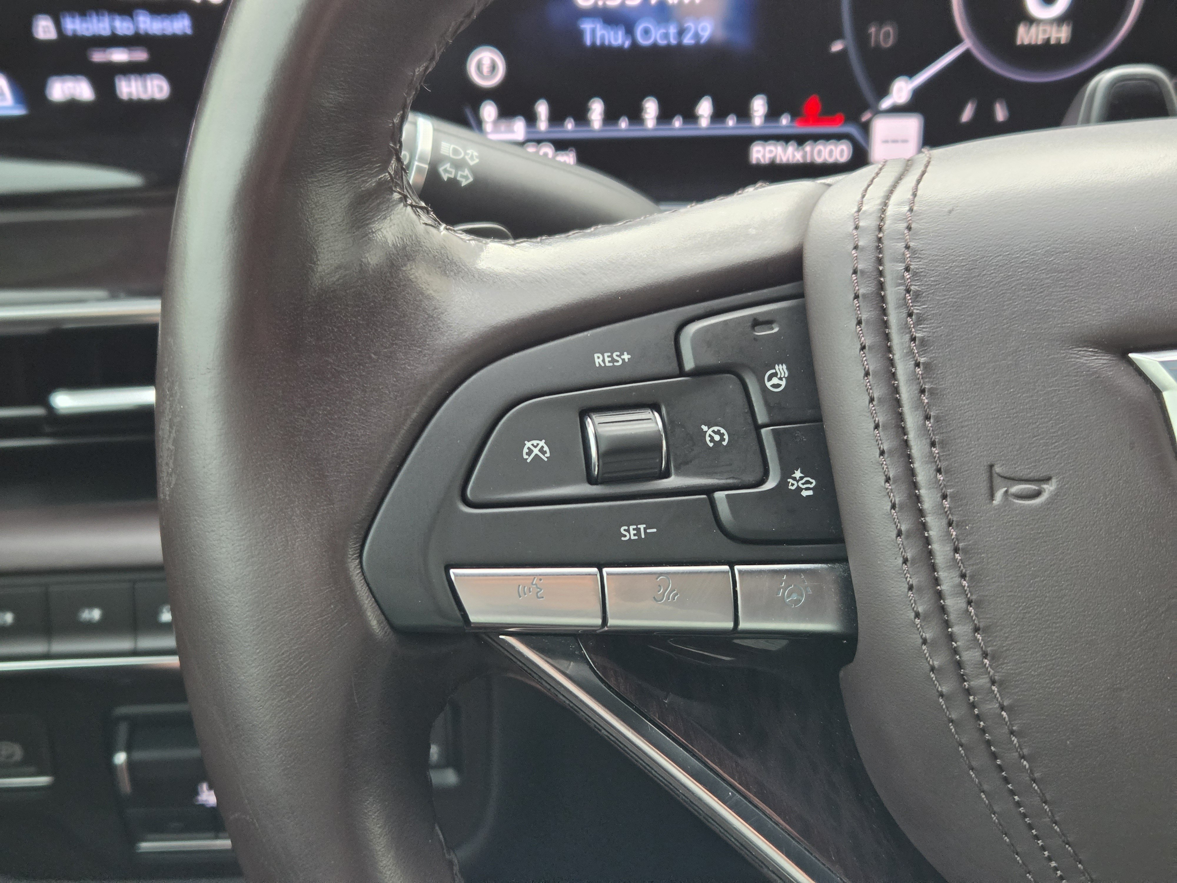 Used 2021 Cadillac Escalade Premium Luxury Platinum AWD/4WD image 28