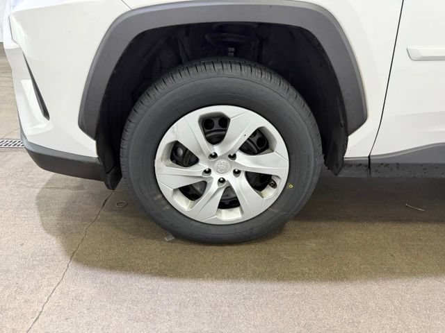 Used 2024 Toyota RAV4 LE AWD/4WD image 22