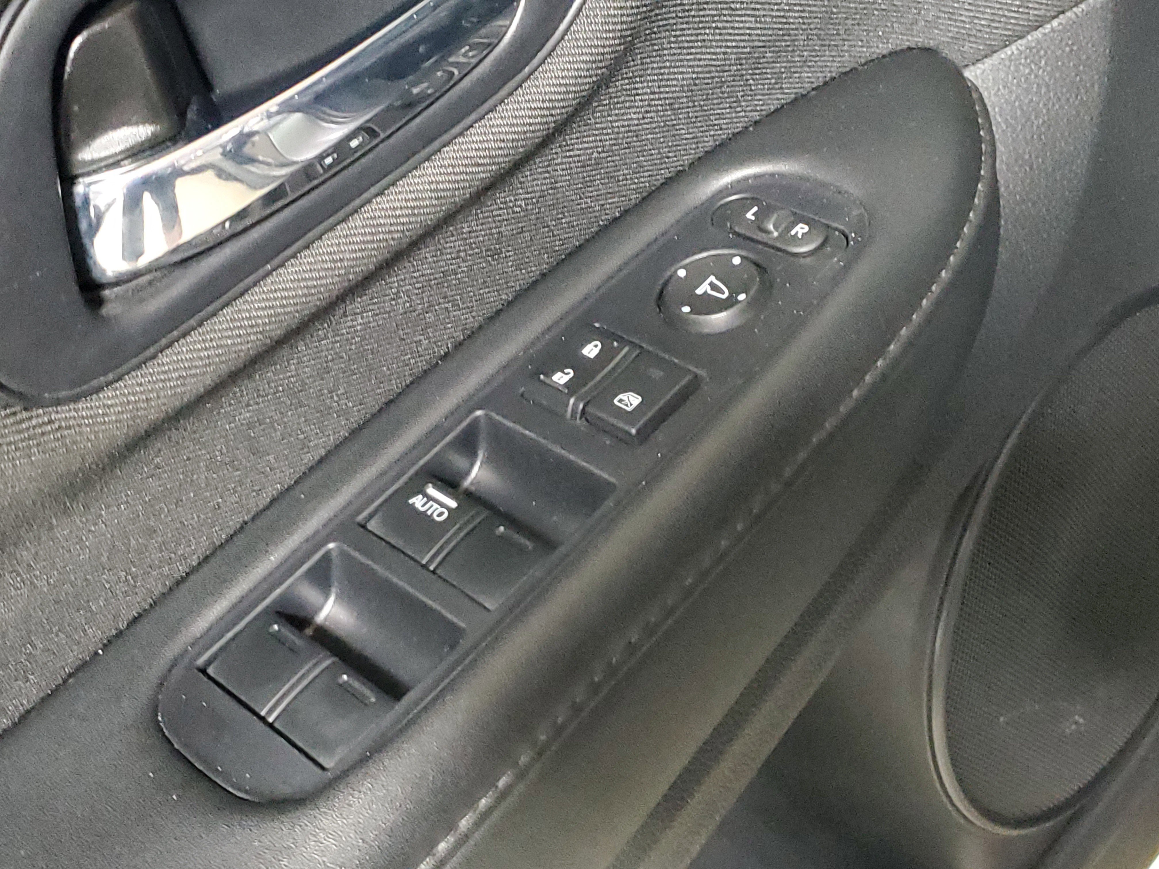 Used 2021 Honda HR-V LX image 19