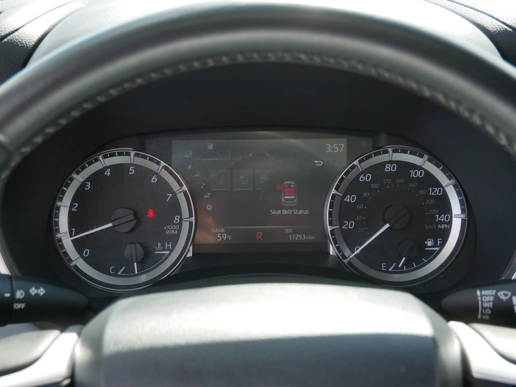 Used 2023 Toyota Highlander XLE AWD/4WD image 27